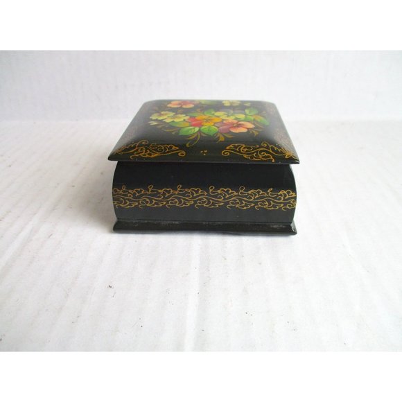*Vintage Russian Lacquer Box Handpainted and Signed - Picture 2 of 4